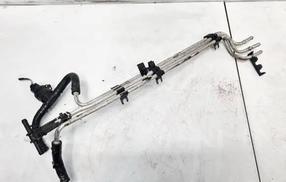 Volkswagen Jetta V Fuel line pipe