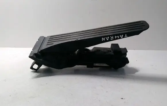 Volkswagen Touran I Accelerator throttle pedal 1T2721503G 6PV00874600