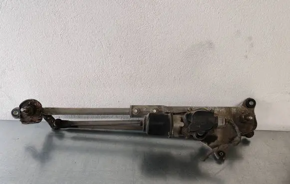 Front wiper linkage