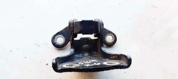 Chevrolet Captiva Rear door lower hinge