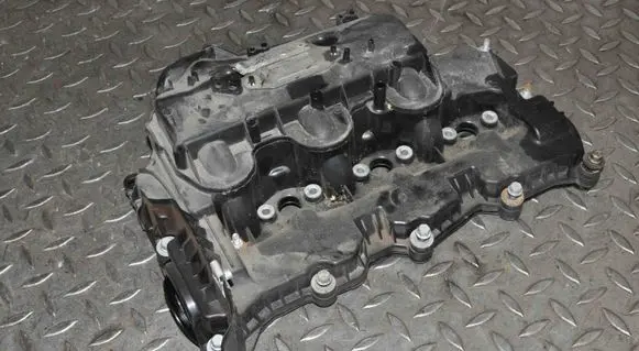 Land Rover Discovery 4 - LR4 Rocker cam cover 9X2Q9424EA