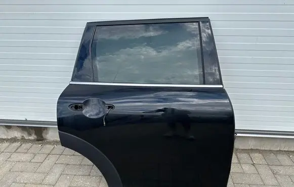 Rear door