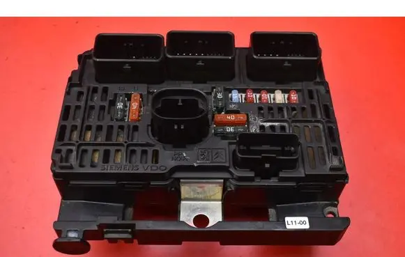 Citroen C4 Grand Picasso Fuse box set 9661682980