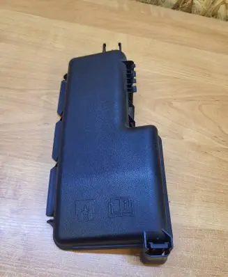 Volvo V70 Fuse box cover 30728133