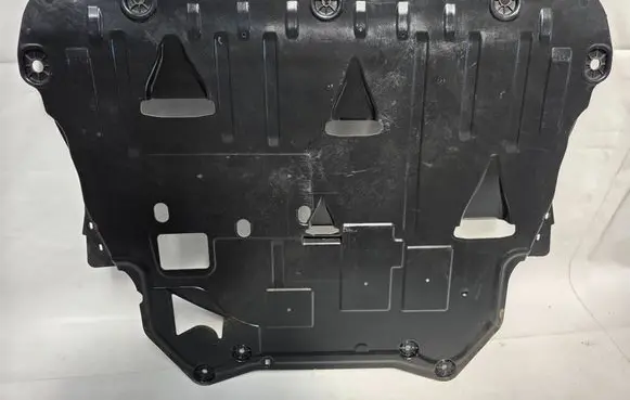 Volvo XC40 Engine splash shield/under tray 32226764