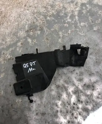 Front bumper mounting bracket