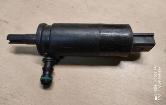 Mercedes-Benz C W204 Headlight washer pump 2108691221
