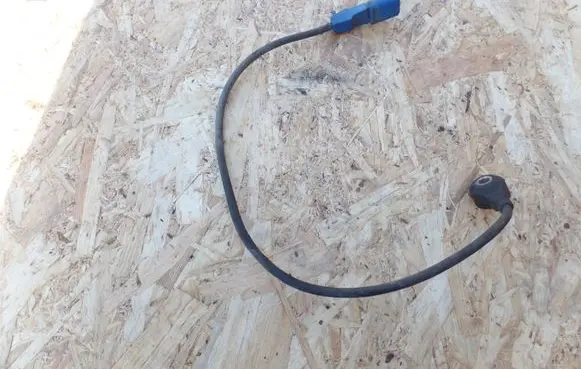 Audi A6 S6 C5 4B Detonation knock sensor 06C905377