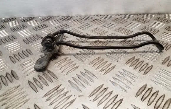 Iveco Daily 35 - 40.10 Loading door check strap stopper 
