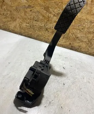 Audi A6 S6 C6 4F Accelerator throttle pedal 4F1723523A 6PV00898404