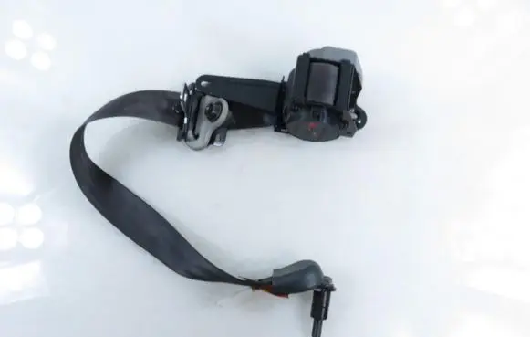 Opel Antara Front seatbelt 96474657