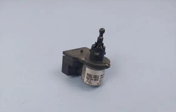 Toyota Land Cruiser (J150) Headlight level adjustment motor 8569128011 3750079075 8651000840