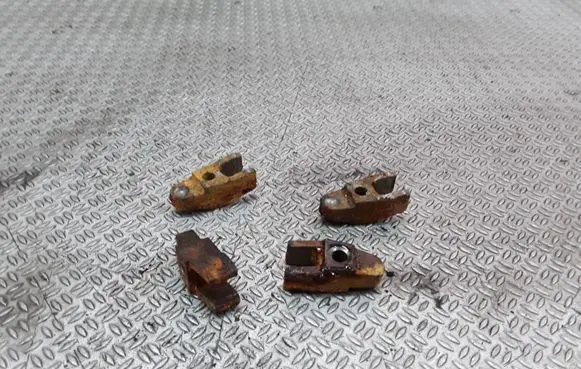Mercedes-Benz Vito Viano W638 Fuel Injector clamp holder