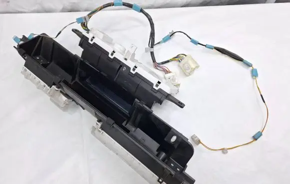Toyota Prius (XW20) Speedometer (instrument cluster) 769204760