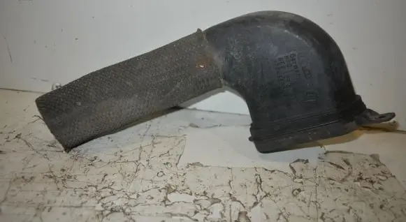 Audi A4 S4 B7 8E 8H Air intake duct part 8E0129604N
