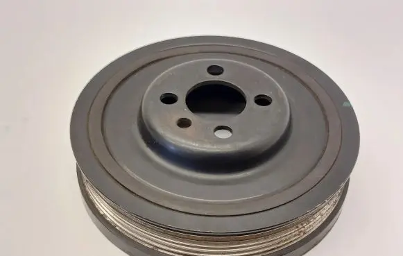 Skoda Fabia Mk1 (6Y) Crankshaft pulley 038105243L