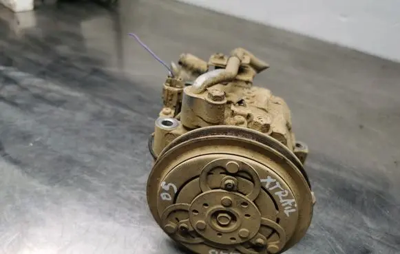 Nissan X-Trail T30 Air conditioning (A/C) compressor (pump)