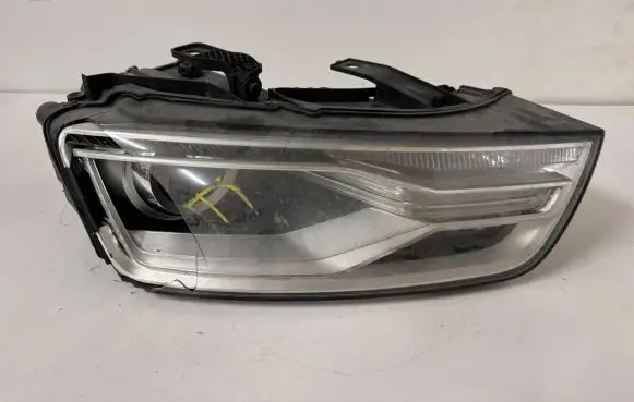 Audi Q3 8U Headlight/headlamp 8U0941006C 101400383226 10011020000