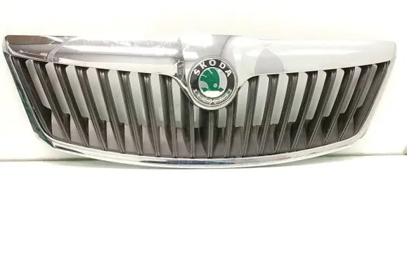 Skoda Octavia Mk2 (1Z) Front bumper upper radiator grill 1Z0853651C