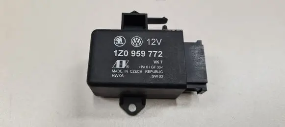 Volkswagen PASSAT B6 Other control units/modules 1Z0959772