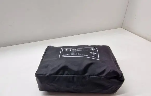 BMW i4 First aid kit 7261178