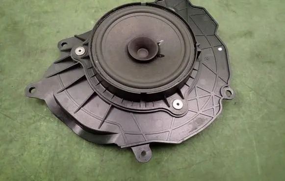 Renault Clio IV Front door speaker
