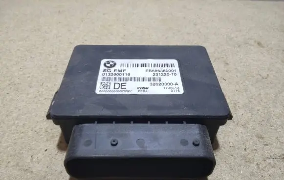 BMW 5 F10 F11 Hand brake control module 32620300A 6863800 23122010