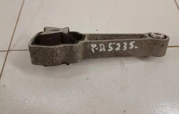 Land Rover Discovery Sport Engine mount bracket NOCODE