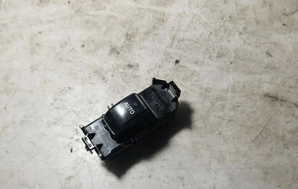 Toyota Corolla Verso E121 Electric window control switch 8403013030