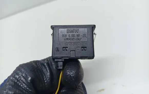 BMW 3 E90 E91 AUX in-socket connector 6940236 EE309SB 1901060144