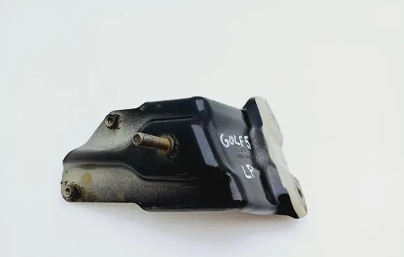 Volkswagen Golf Plus Fender mounting bracket 5M0821135
