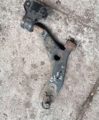 Volvo V40 Front lower control arm/wishbone AV613A262DA