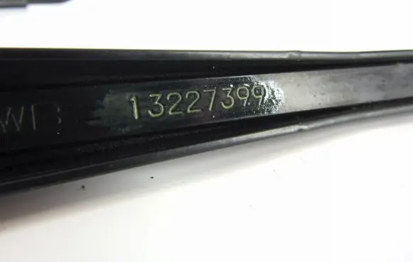 Opel Insignia A Front wiper blade arm 13227399