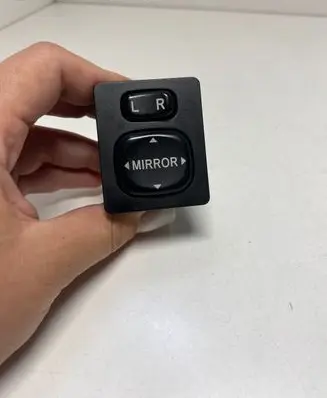 Toyota Corolla Verso AR10 Wing mirror switch 183574
