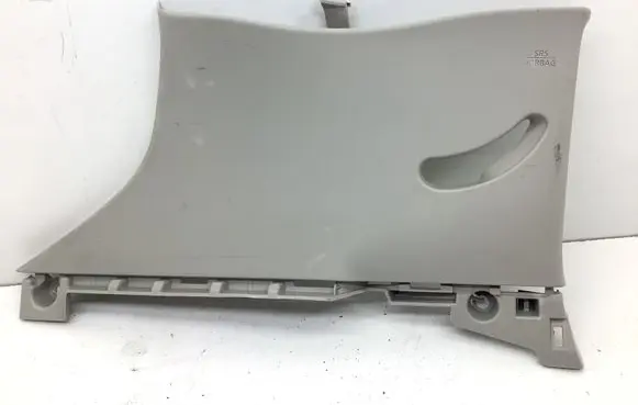 Nissan Leaf II (ZE1) (D)pillar trim (top) 769355SH0A