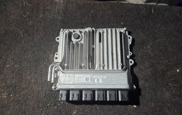BMW 5 G30 G31 Engine control unit/module 8489447 030860764