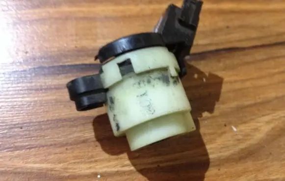 Mitsubishi Carisma Ignition lock contact 