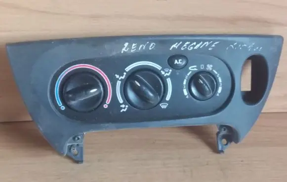 Renault Megane I Climate control unit 663391J