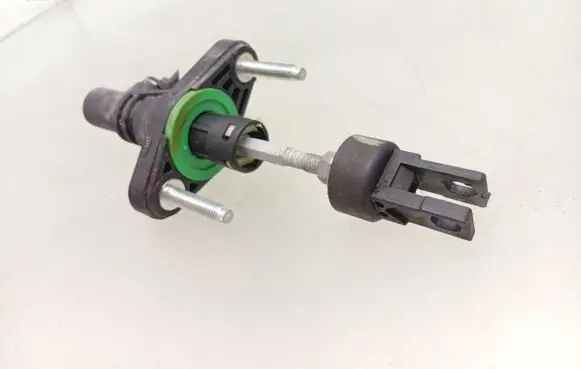 Toyota Auris 150 Clutch master cylinder 3142002031