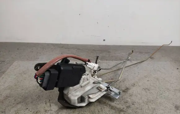 Suzuki Liana Front door lock