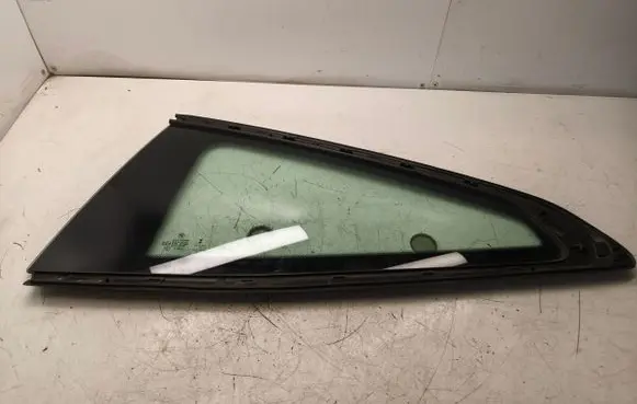 BMW 4 G22 G23 G24 G26 Rear side window 7482713