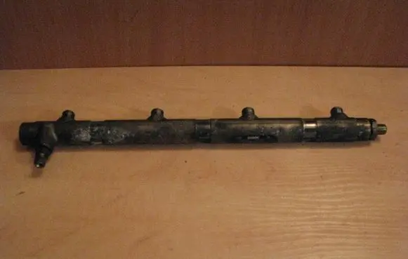 BMW 7 E65 E66 Fuel main line pipe F00R001029