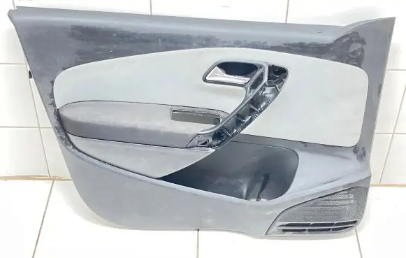 Volkswagen Cross Polo Front door card panel trim 6R0867179