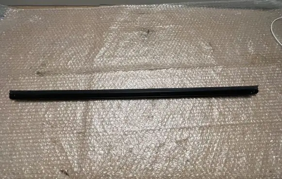 Dodge RAM Rear door windshield rail 0257