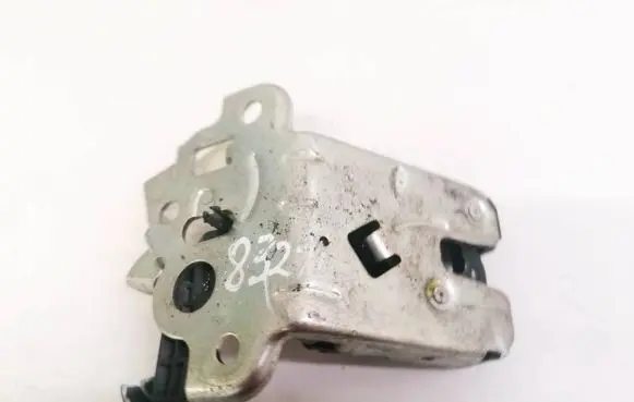 Audi A1 Tailgate/trunk/boot lock/catch/latch 8K9827505A