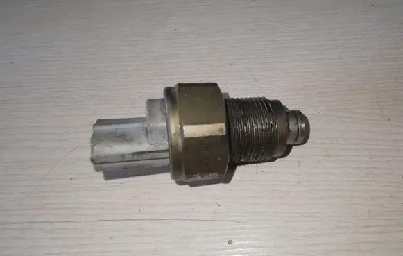 Renault Vel Satis Fuel pressure regulator 4990004441