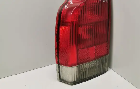 Volvo V70 Rear/tail lights 152861 9154497