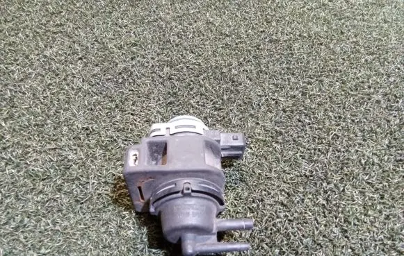 Renault Master III Turbo solenoid valve 8200575400