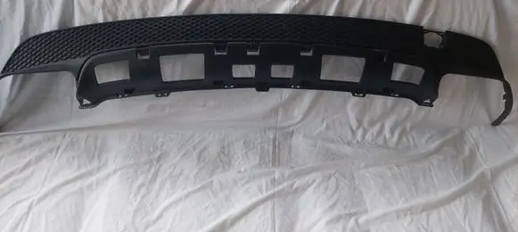 Rear bumper trim bar molding