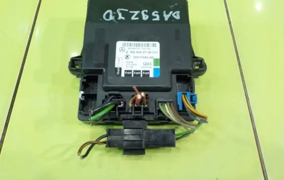 Mercedes-Benz B W245 Central body control module A1699000700